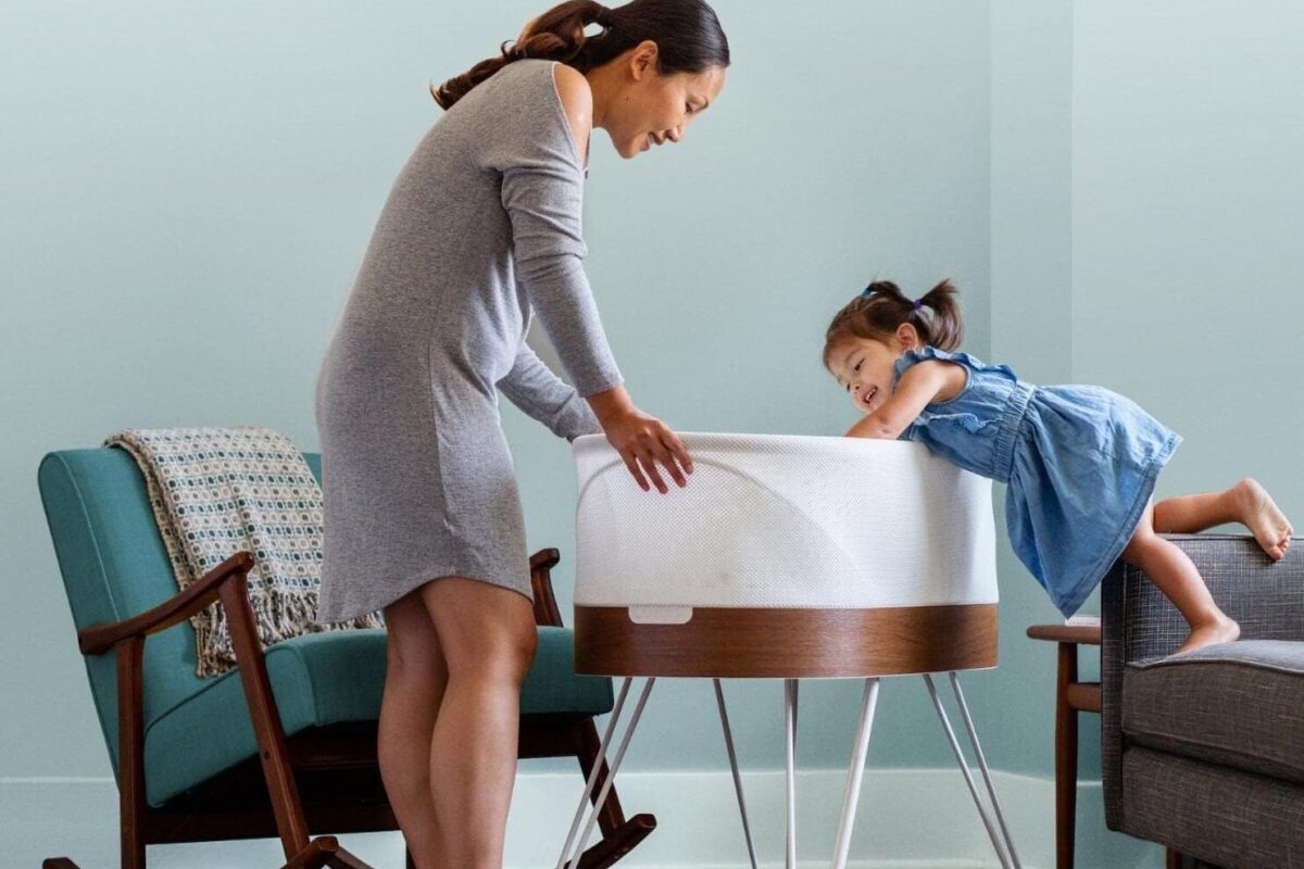 snoo smart sleeper bassinet